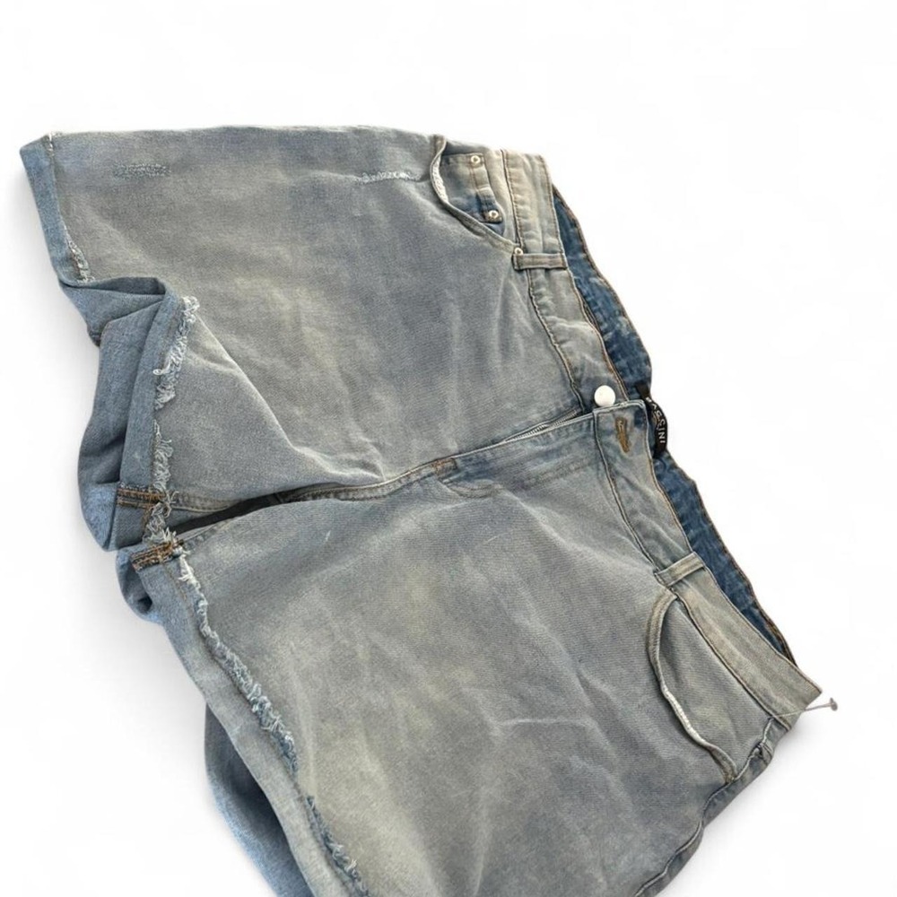 PLUS SIZE 20W STRETCHY Light wash denim shorts